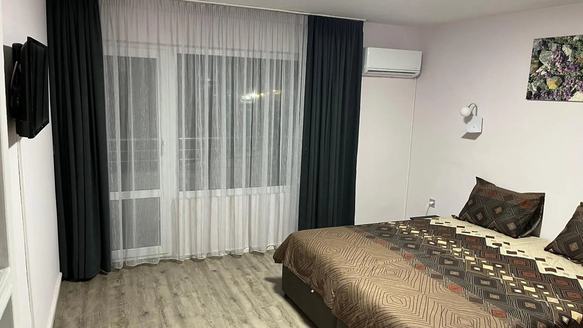 וארנה Стаи За Гости Хепи 0*,
